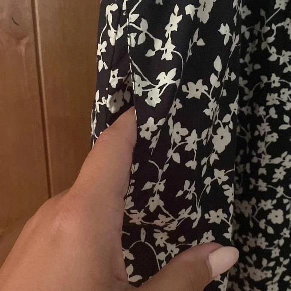 Old Navy Black and White Floral Poplin Dress - Picture 10 of 10